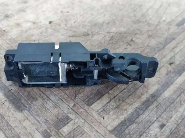 Замок бардачка Land Rover Range Rover 3 L322 07-12