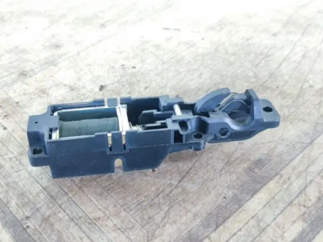 Замок бардачка Land Rover Range Rover 3 L322 07-12