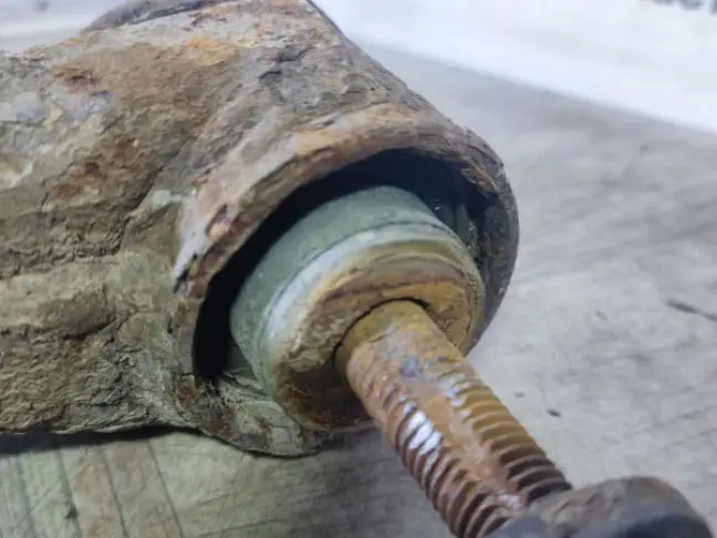 Рычаг передний нижний левый DISCOVERY 3/4 L319