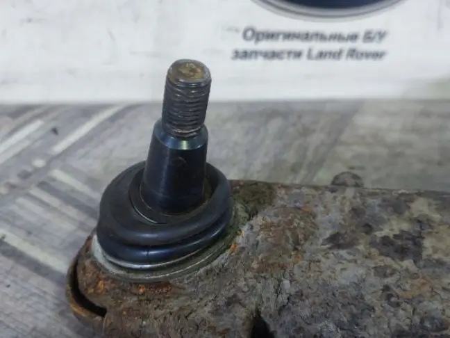 Рычаг передний нижний левый DISCOVERY 3/4 L319