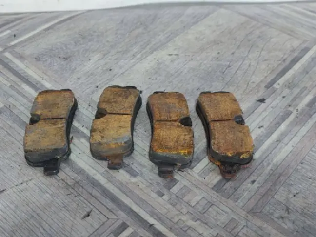 Колодки тормозные задние DISCOVERY 3 L319