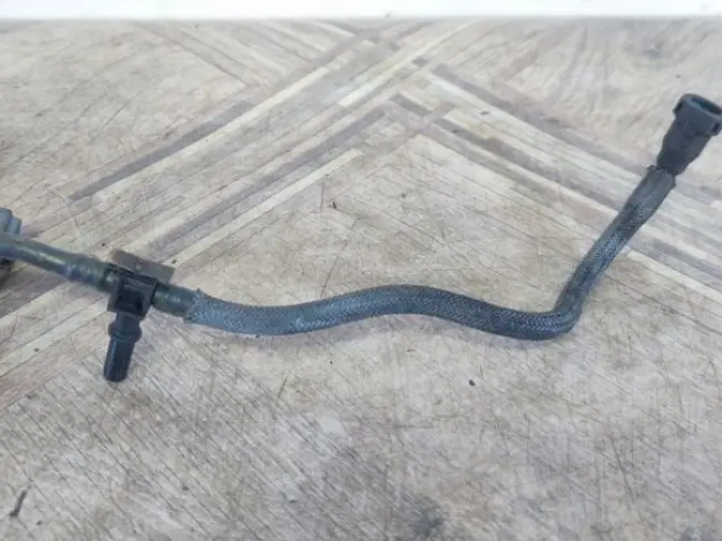 Трубка возврата топлива DISCOVERY 3 2.7 дизель