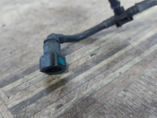 Трубка возврата топлива DISCOVERY 3 2.7 дизель