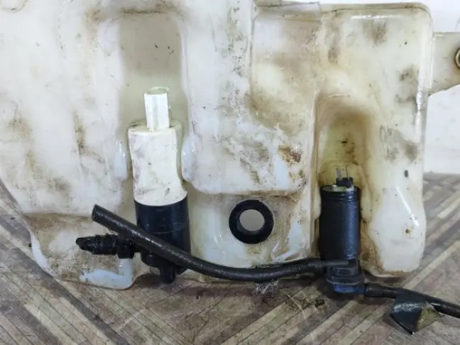 Бачок омывателя лобового стекла DISCOVERY 3 L319