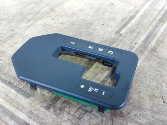 Накладка селектора Land Rover DISCOVERY 3 L319