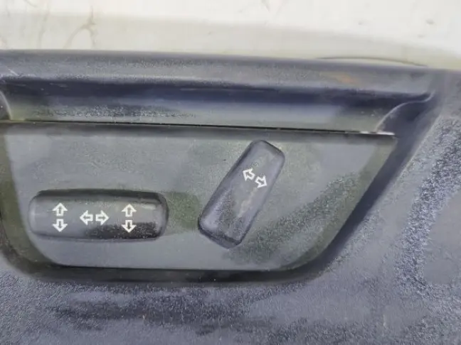 Накладка сидения левая DISCOVERY 3 L319 05-09