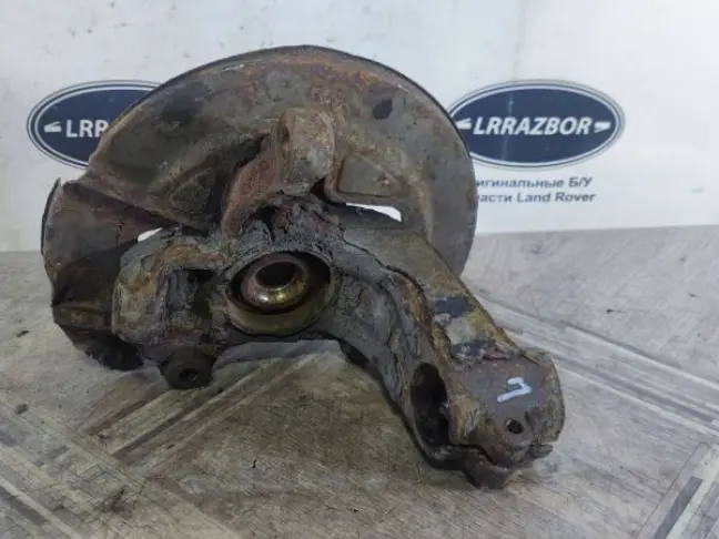 Кулак передний левый Land Rover Freelander 2.2