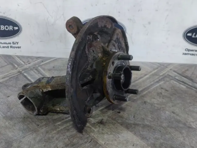 Кулак передний левый Land Rover Freelander 2.2