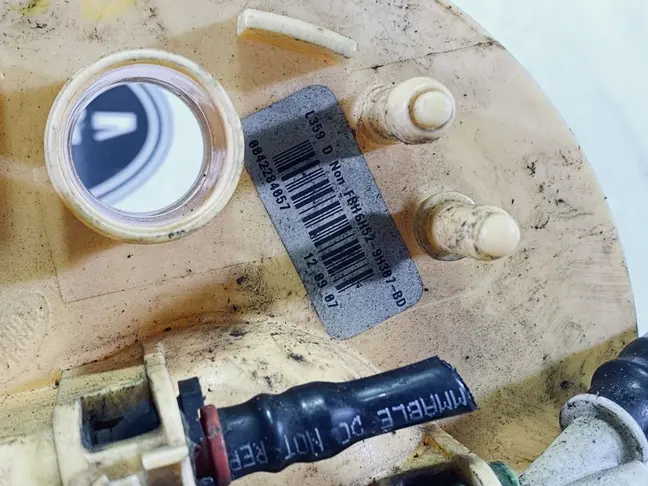 Топливный насос в бак Land Rover Freelander 2 2.2