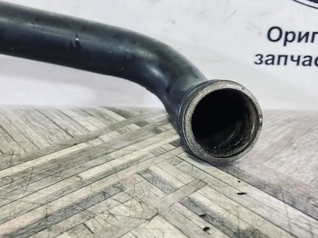Патрубок охлаждения Land Rover Freelander 2 2.2
