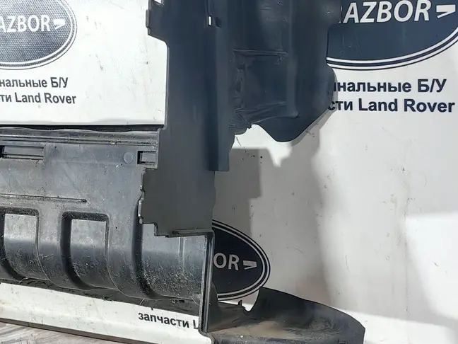 Диффузор радиатора Land Rover Freelander 2