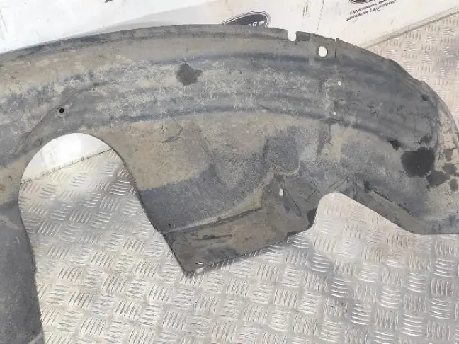 Подкрылок правый передний Land Rover Freelander 2
