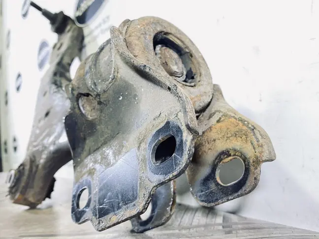 Рычаг правый передний Land Rover Freelander 2 2.2