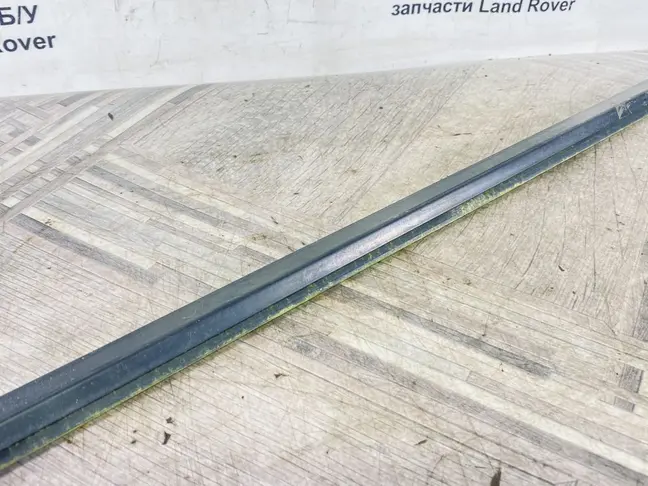 Молдинг стекла правый Land Rover Freelander 2 2.2