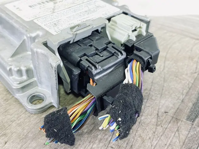 Блок безопасности Land Rover Freelander 2 2.2