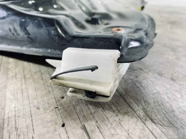 Стеклоподъемник передний Land Rover Freelander 2