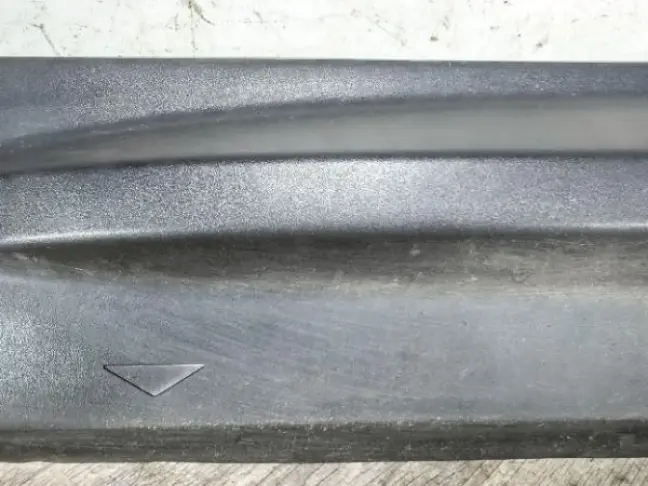 Молдинг левый передний Land Rover Freelander 2