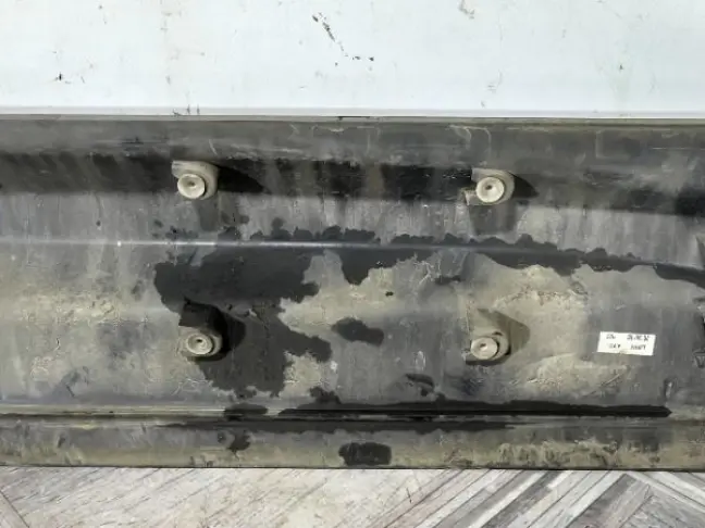 Молдинг левый передний Land Rover Freelander 2