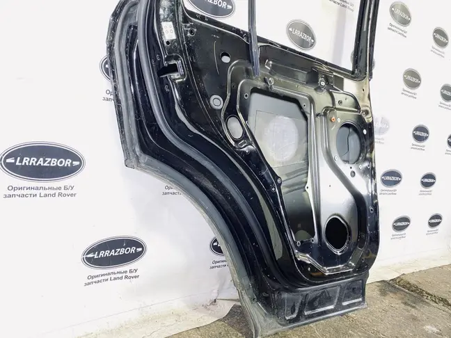 Дверь задняя левая Range Rover Sport L320