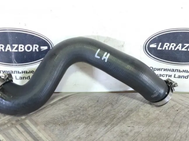 Патрубок верхний левый Range Rover L320 3.6
