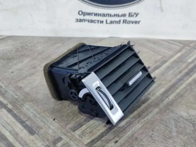 Дефлектор воздуховода левый Land Rover Evoque 1