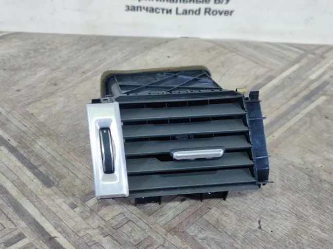 Дефлектор воздуховода левый Land Rover Evoque 1