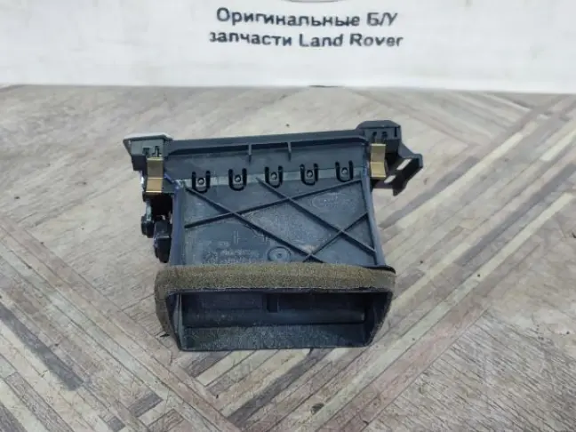 Дефлектор воздуховода правый Land Rover Evoque 1