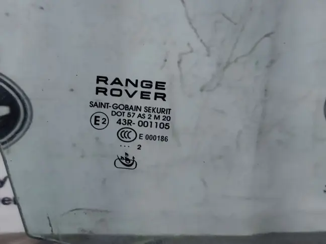 Стекло двери передней правой Land Rover Evoque I