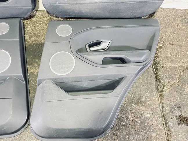 Обшивки дверей Land Rover Evoque L538