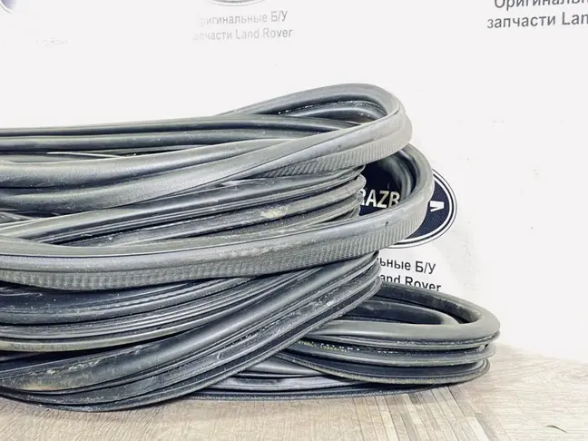 Уплотнитель двери комплект Land Rover Evoque I