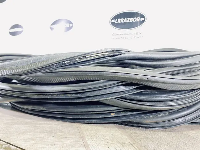 Уплотнитель двери комплект Land Rover Evoque I