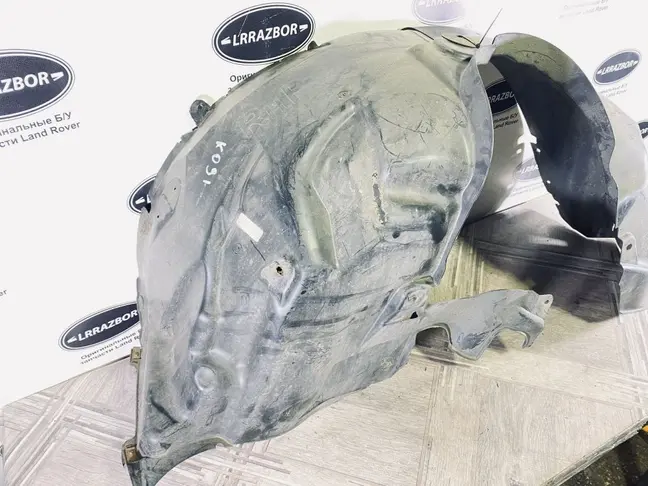 Подкрылок передний правый Land Rover Evoque 1