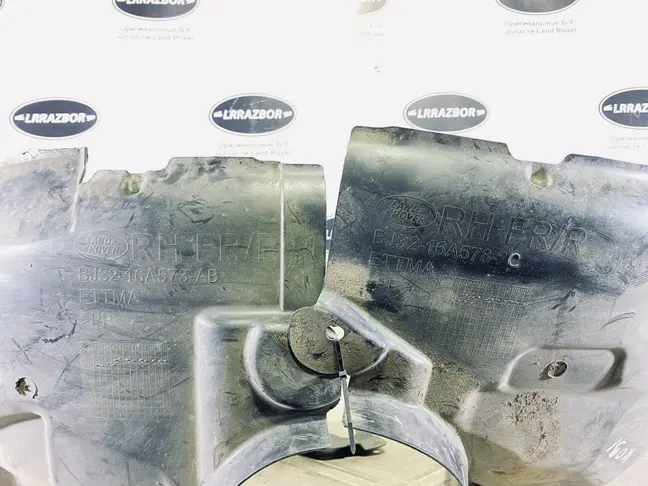 Подкрылок передний правый Land Rover Evoque 1