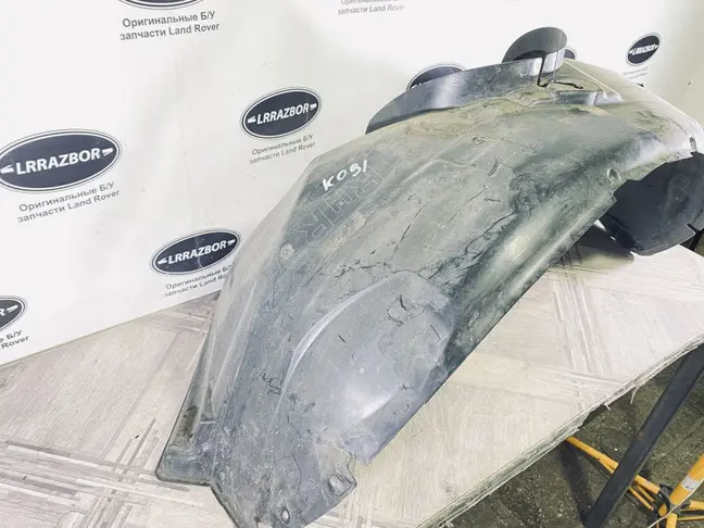 Подкрылок передний правый Land Rover Evoque 1