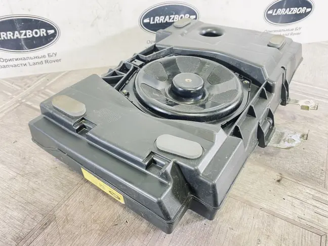Сабвуфер Land Rover Evoque 1