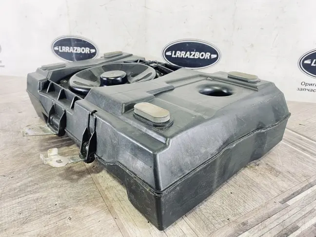 Сабвуфер Land Rover Evoque 1