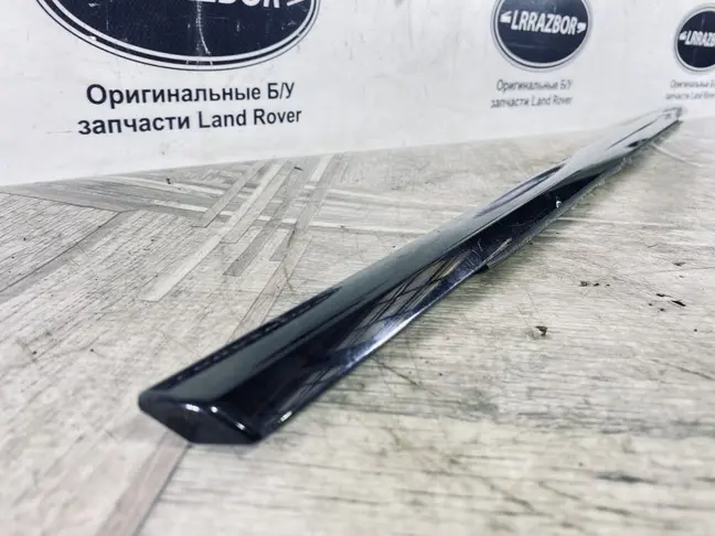 Молдинг стекла задний левый Land Rover Evoque 1