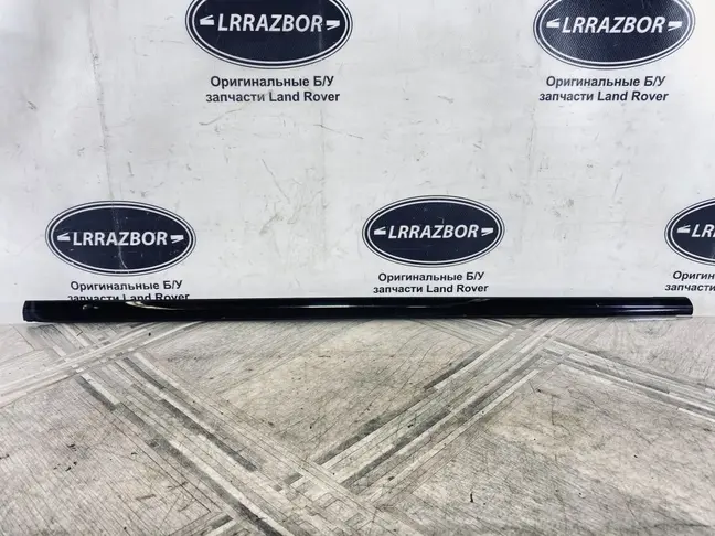 Молдинг стекла передний правый Land Rover Evoque 1