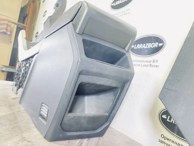 Консоль подлокотник Land Rover Evoque 1