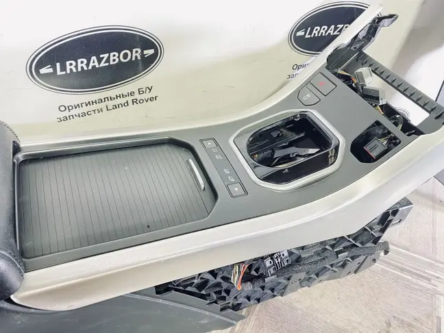 Консоль подлокотник Land Rover Evoque 1