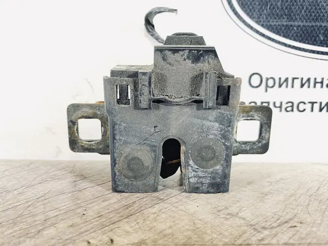 Замок капота правый Land Rover Evoque 1