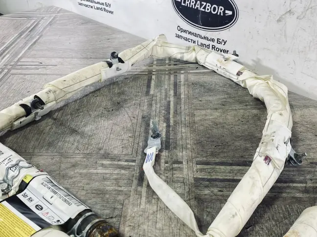 Шторка безопасности R Range Rover Evoque L538