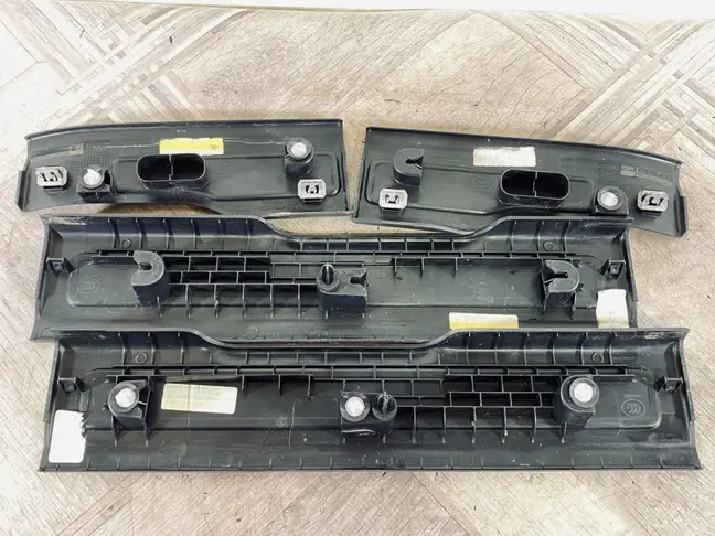 Молдинг порогов салонный Range Rover Evoque L538