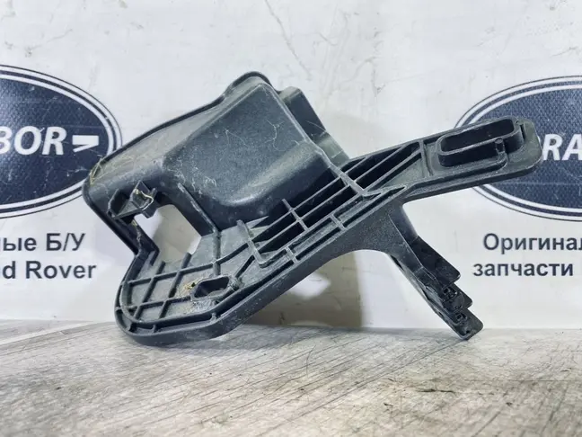 Кронштейн бампера правый Land Rover Evoque L538