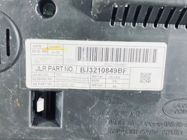 Приборная панель Land Rover Evoque 1