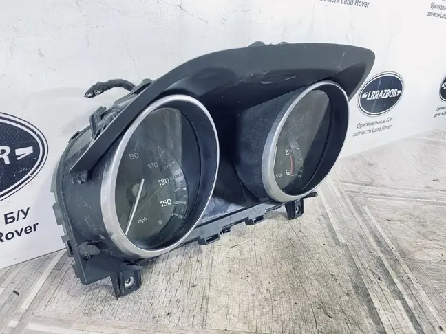 Приборная панель Land Rover Evoque 1