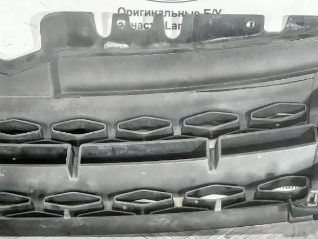 Решетка радиатора Land Rover Evoque 1