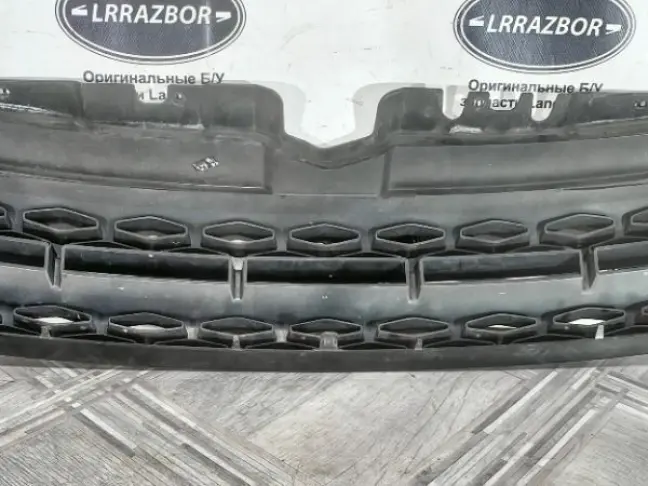 Решетка радиатора Land Rover Evoque 1