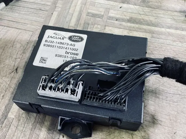 Амортизатор багажника Land Rover Evoque 2.2