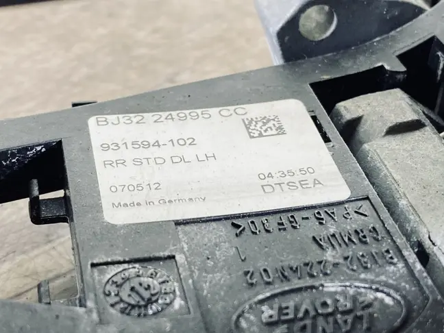 Ручка двери задняя левая Land Rover Evoque 1